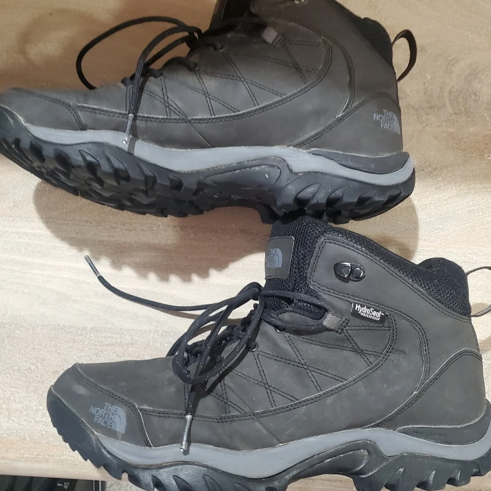 The North Face Storm Strike II Wp Boots Hiking Waterproof. Mens 10. Black Gray.
